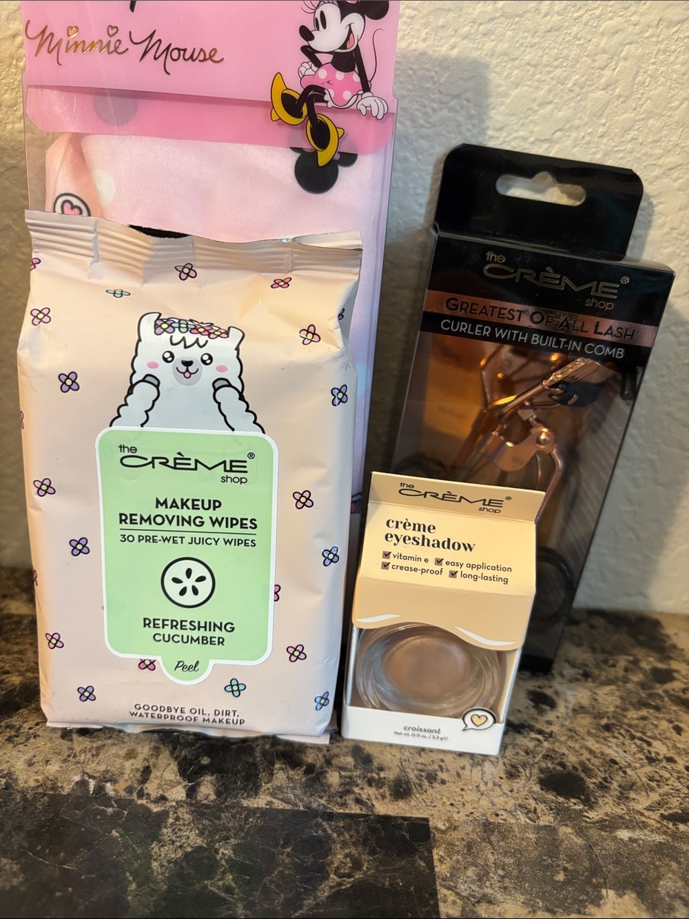 The Crème Shop Pink Makeup Removing Wipes – Refreshing Cucumber